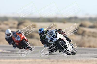 media/Jan-16-2026-CVMA Friday Practice (Fri) [[6f2bf47531]]/3-Racer 2/Session 5 (Turn 4)/